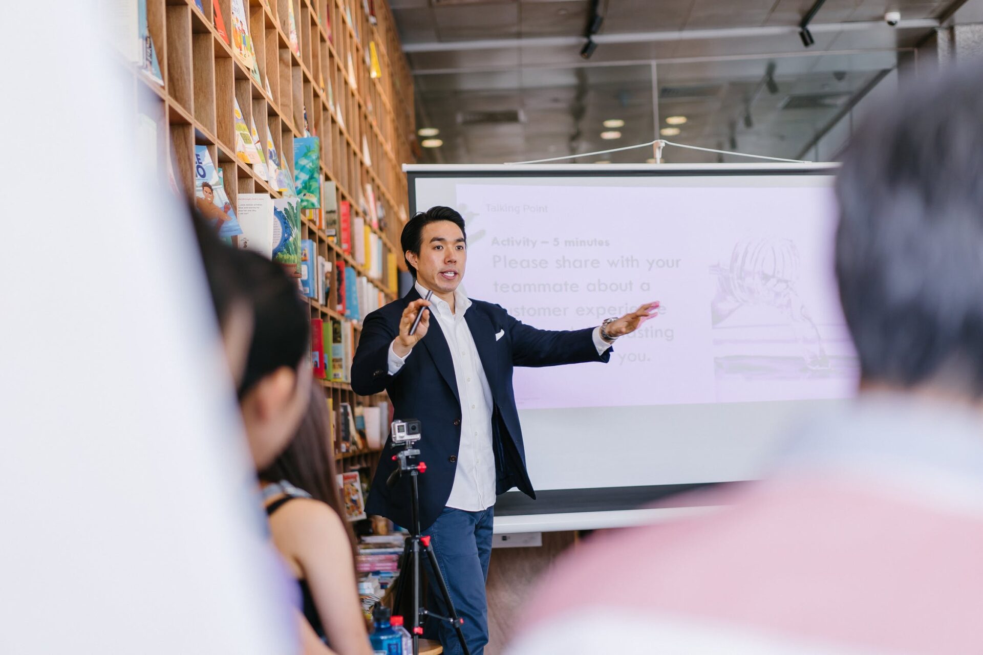 sa_1632972693_7 Career Ideas Fit For A Good Public Speaker - Buddies Buzz